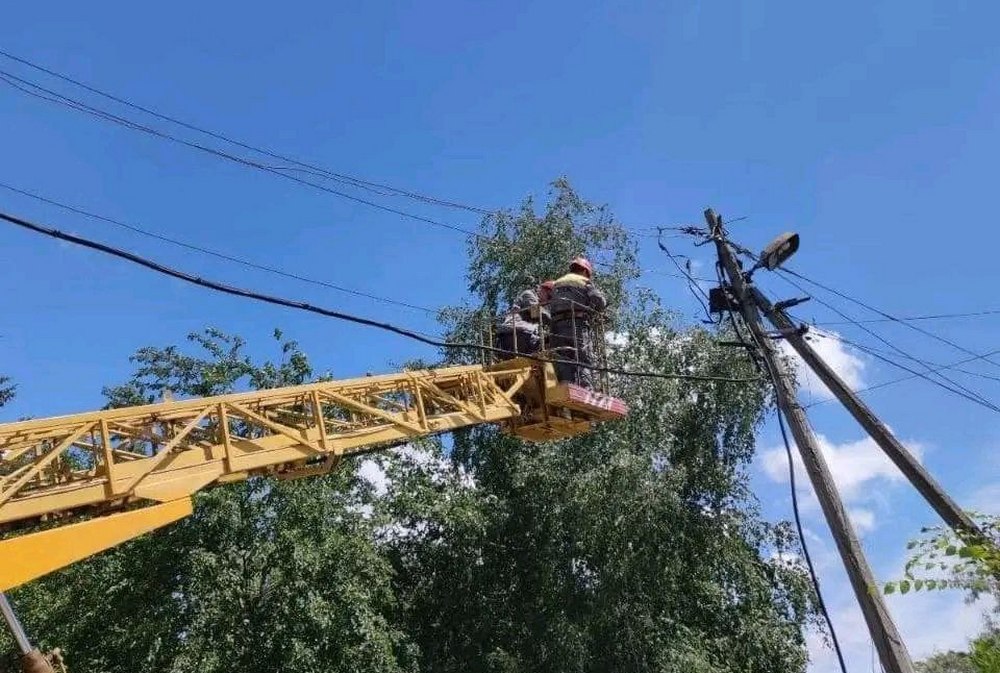 Буревій залишив без електрики частину мешканців Слов'янської громади