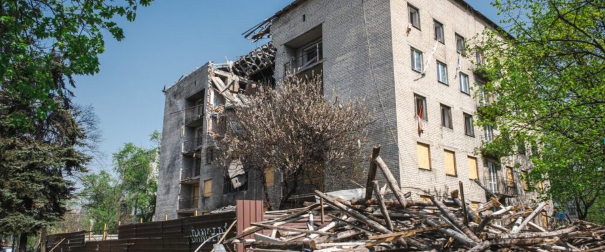 Росіяни обстріляли школу та лікарню у Добропіллі на Донеччині, є поранені
