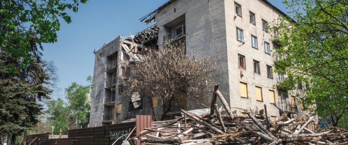Росіяни обстріляли школу та лікарню у Добропіллі на Донеччині, є поранені
